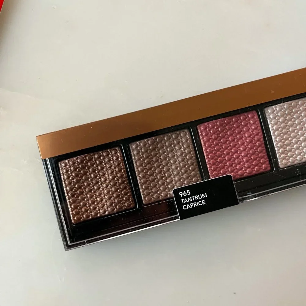 Revlon Eyeshadow & Mascara Bundle